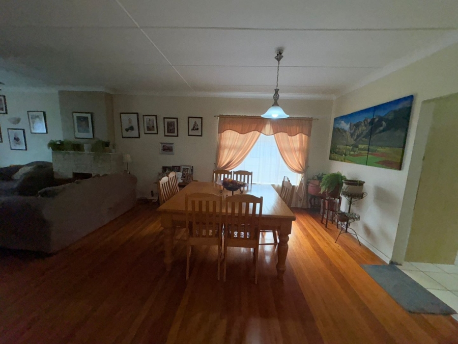 7 Bedroom Property for Sale in Sunnyridge Eastern Cape